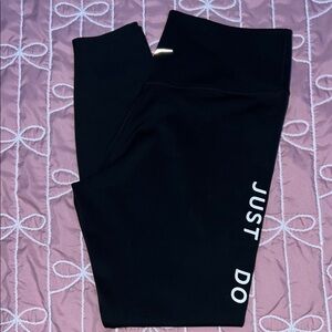 Nike women’s black leggings